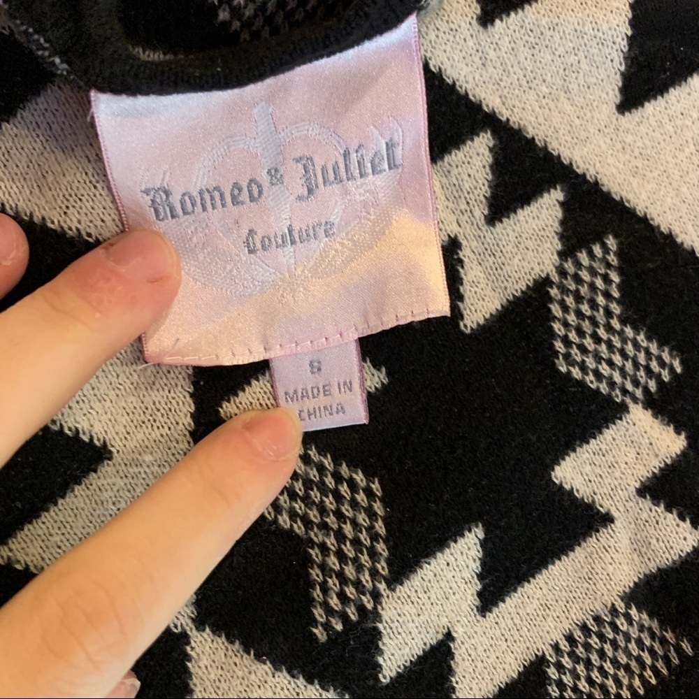 Romeo and Juliet Aztec style sweater - Picture 5 of 5